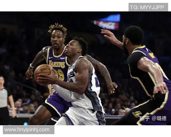 卡梅隆克里斯蒂第三节高效爆发弟弟也不错全场贡献12分2助攻表现抢眼